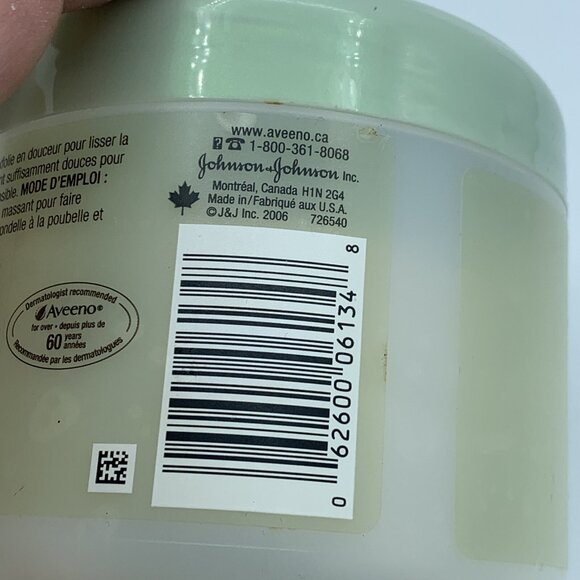 Aveeno Active Naturals Positively Radiant Dual Textured Cleansing Clothes 28 - Picture 5 of 7